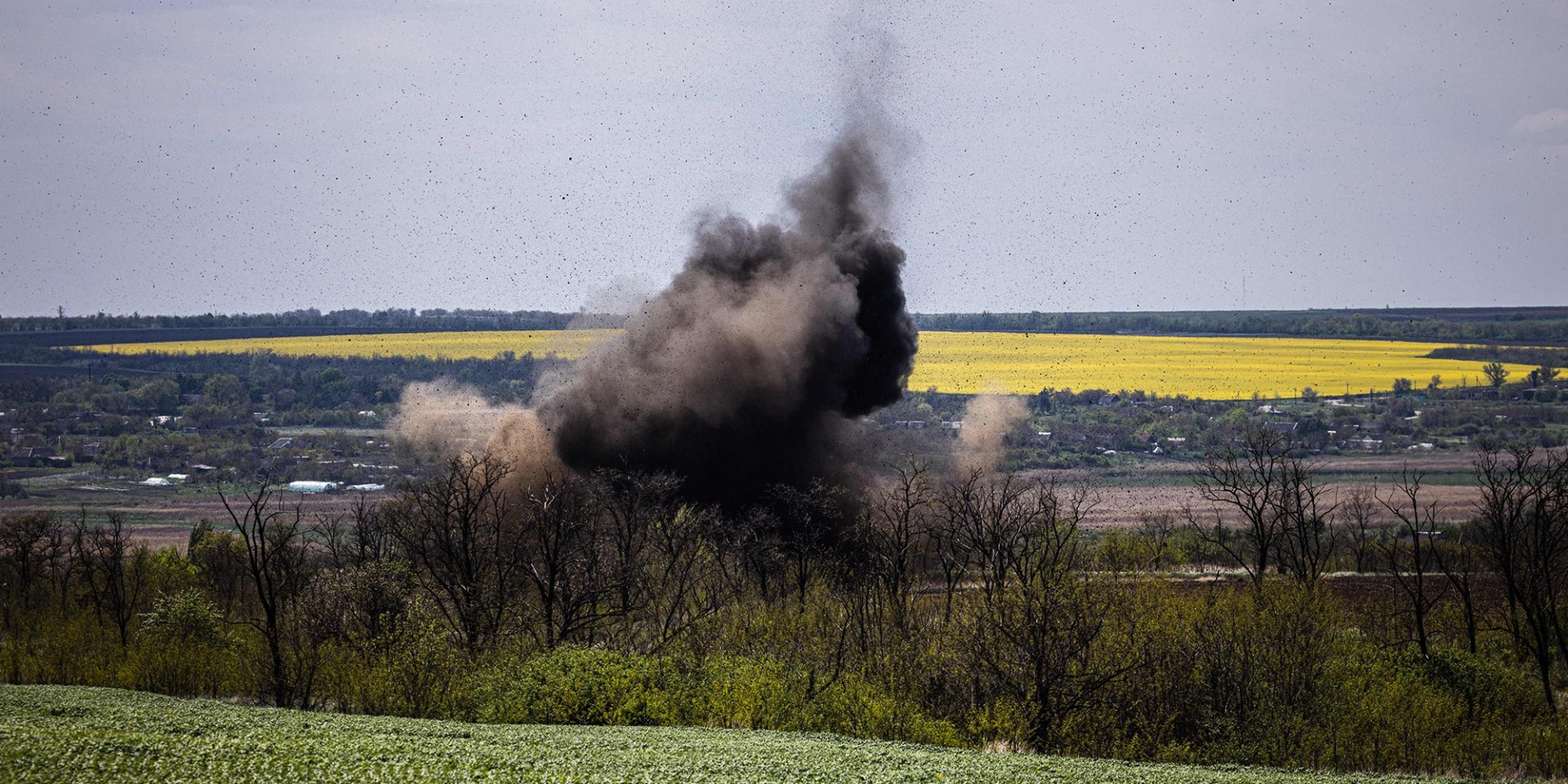 Ukrainian environmental commission has recorded about 300 environmental crimes and estimated more than UAH 200 billion in losses 
o


with about 300 environmental crimes and estimated more than UAH 200 billion in losses (Photo: EastNews)