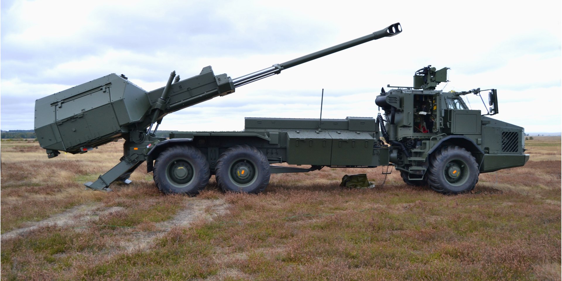 Archer&nbsp;— шведська 155-мм самохідна артилерійська установка нового покоління, вона розгортається в&nbsp;бойовий порядок і згортається за&nbsp;30 секунд (Фото: Stridsvagn122 / en.wikipedia.org)