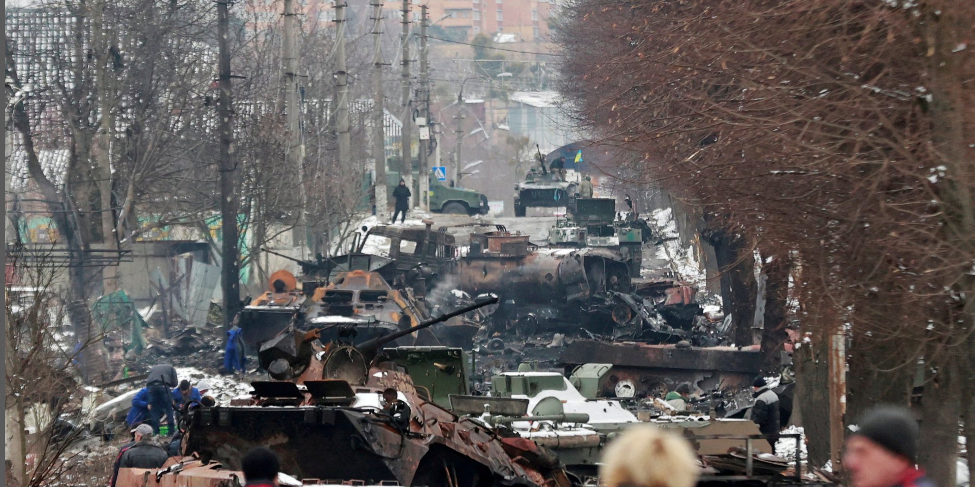 A column of Russian equipment was destroyed in Bucha, Kyiv oblast (Photo: REUTERS/Serhii Nuzhnenko)