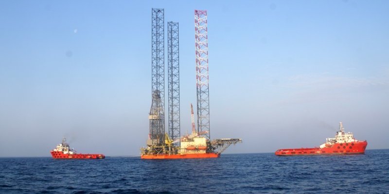 Drilling rigs in the Black Sea (Photo: НВ/Twitter)