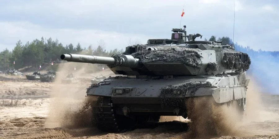 Leopard tank (Photo: REUTERS/Ints Kalnins)
