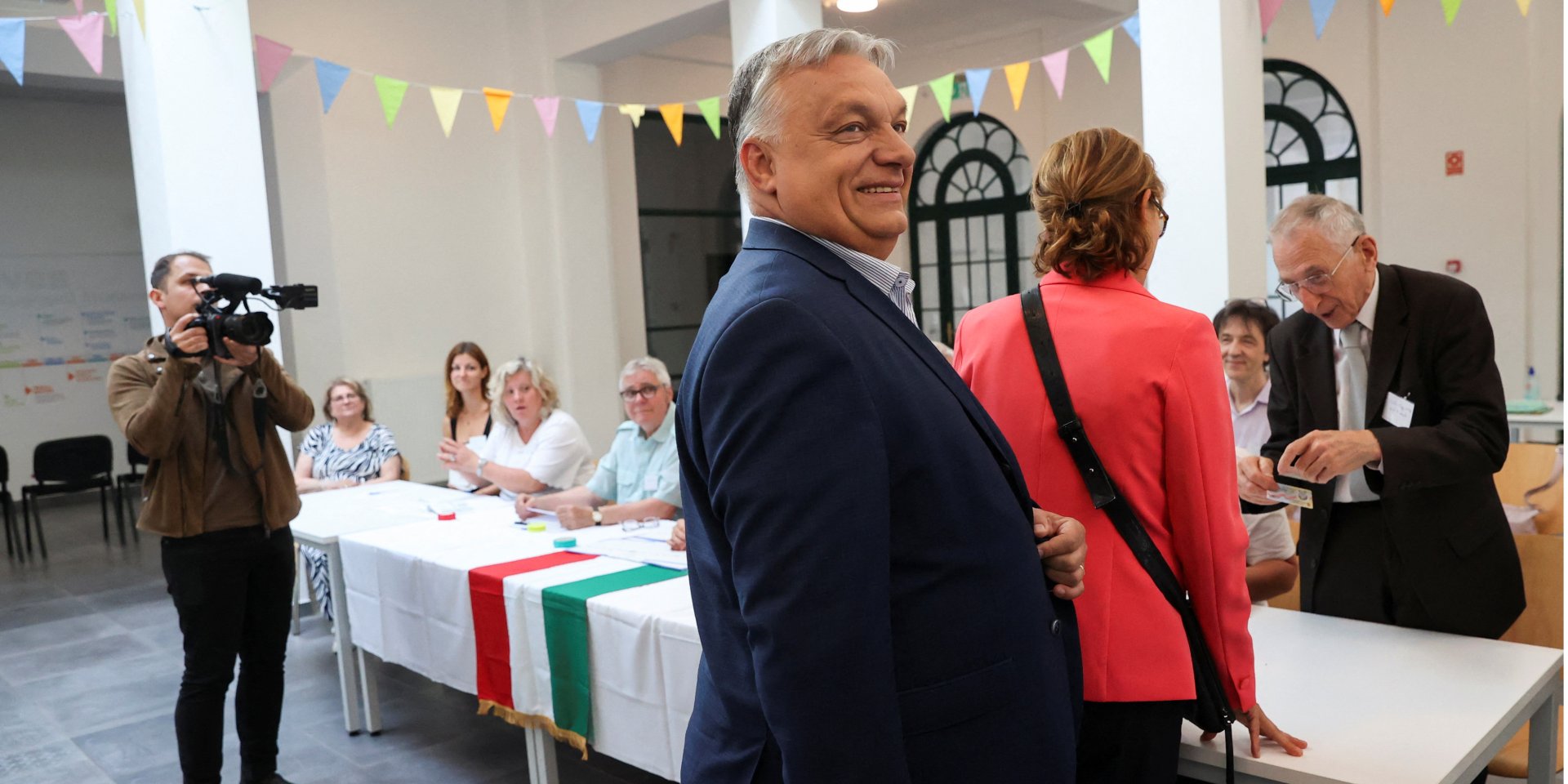 Віктор Орбан під час виборів у Європарламент (Фото: REUTERS/Bernadett Szabo)