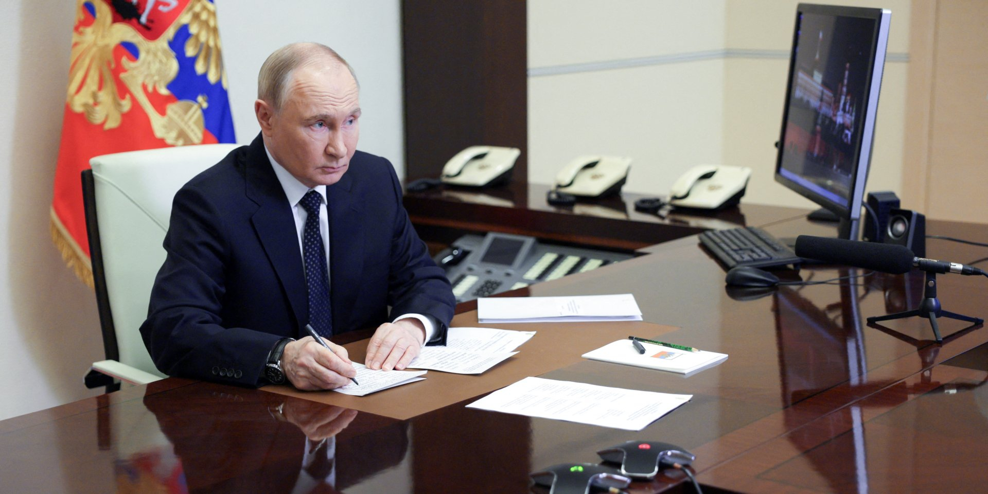 Putin is preparing Russian society for a prolonged war against Ukraine and a possible future conflict with NATO. (Photo: Sputnik/Gavriil Grigorov/Pool via REUTERS)
