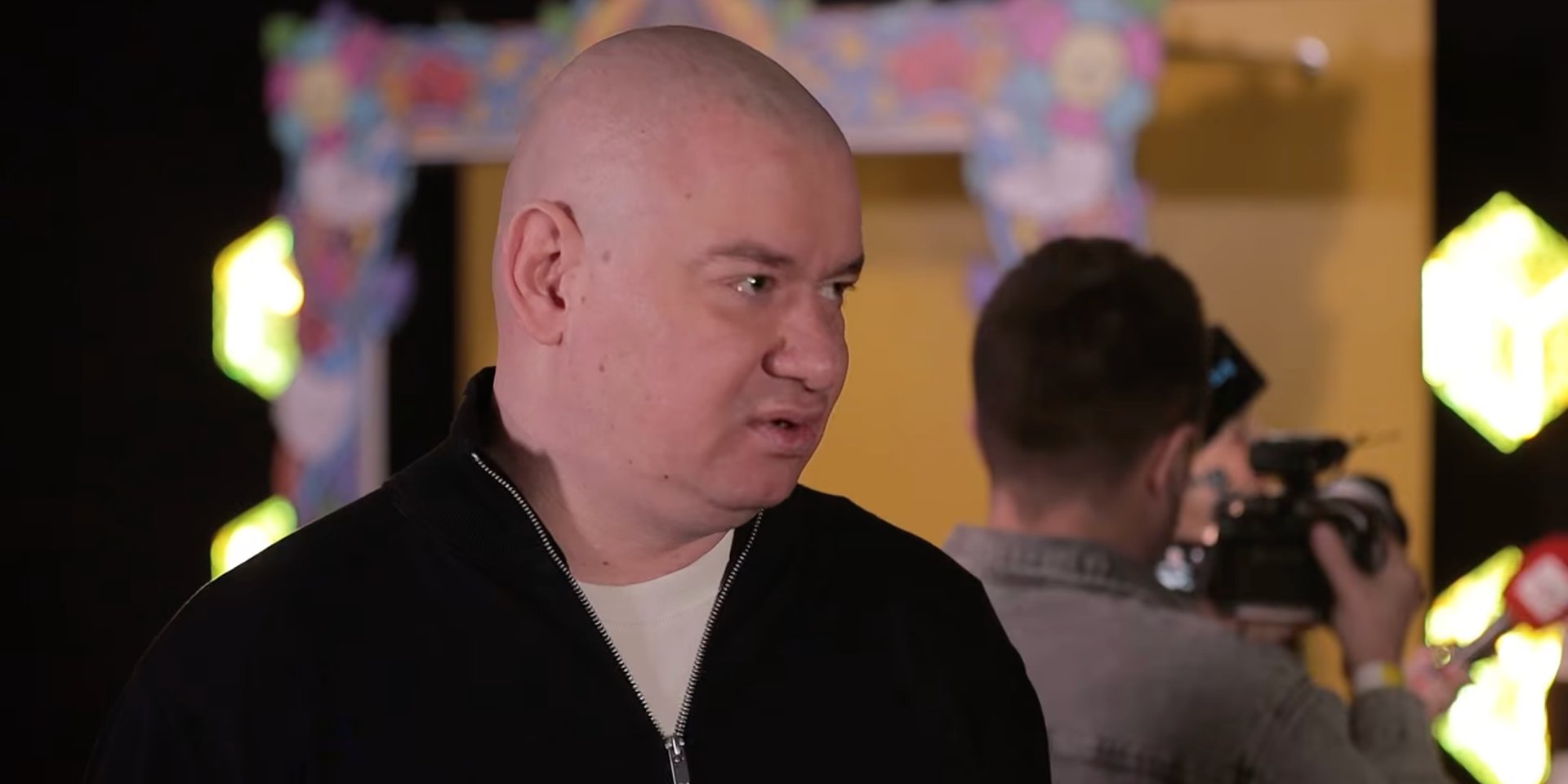 Евгений Кошевой появился на&nbsp;публике с&nbsp;семьей (Фото: Кадр из&nbsp;видео)