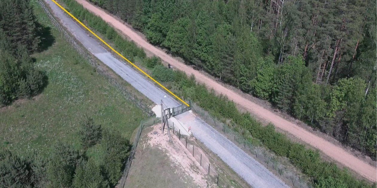 За&nbsp;словами оперативного керівника Південної префектури Прикордонної служби Естонії Кюнтера Педоскі, було вирішено тимчасово закрити дорогу, що&nbsp;пролягає через Саатсе (Фото: Поліцейська та&nbsp;прикордонна служба Естонії)