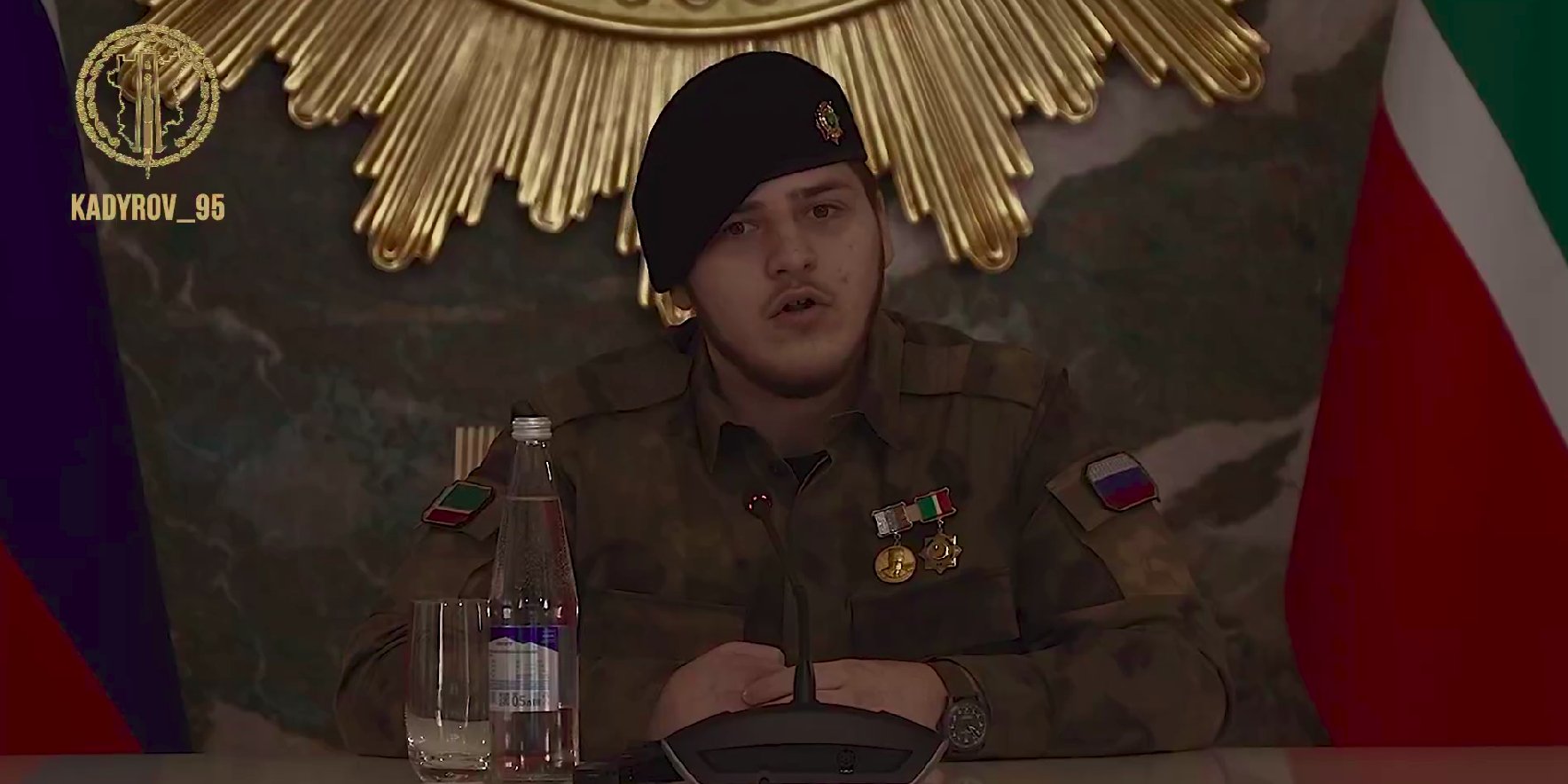 Адам Кадиров на&nbsp;нараді в&nbsp;Чечні, яка, ймовірно, відбулася за&nbsp;день до&nbsp;того, як він потрапив у&nbsp;ДТП (Фото: Кадр відео Kadyrov95 via Telegram)