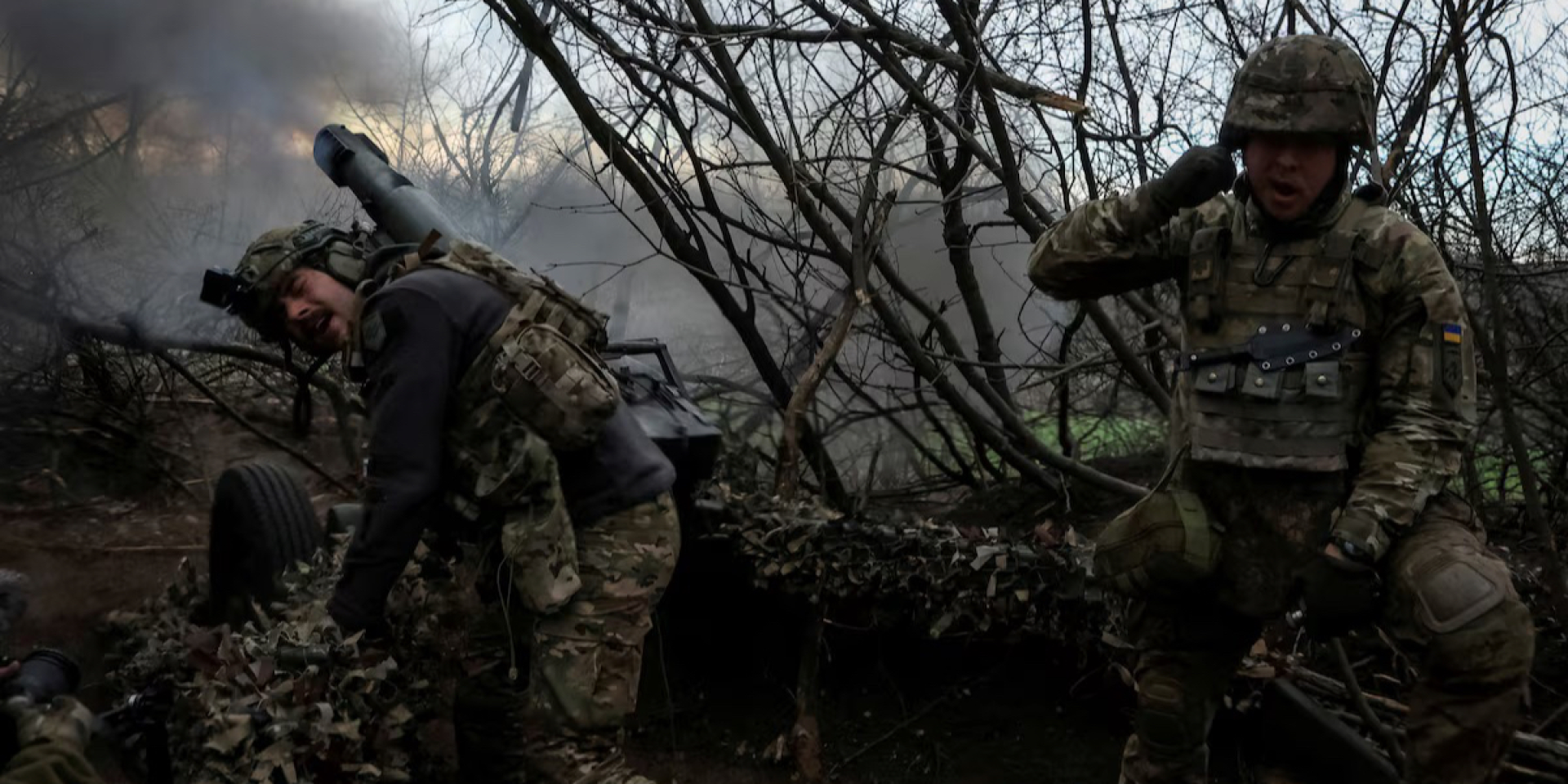 Военнослужащие 12-й бригады специального назначения Азов атакуют российские позиции в&nbsp;Донецкой области (Фото: REUTERS/София Гатилова)