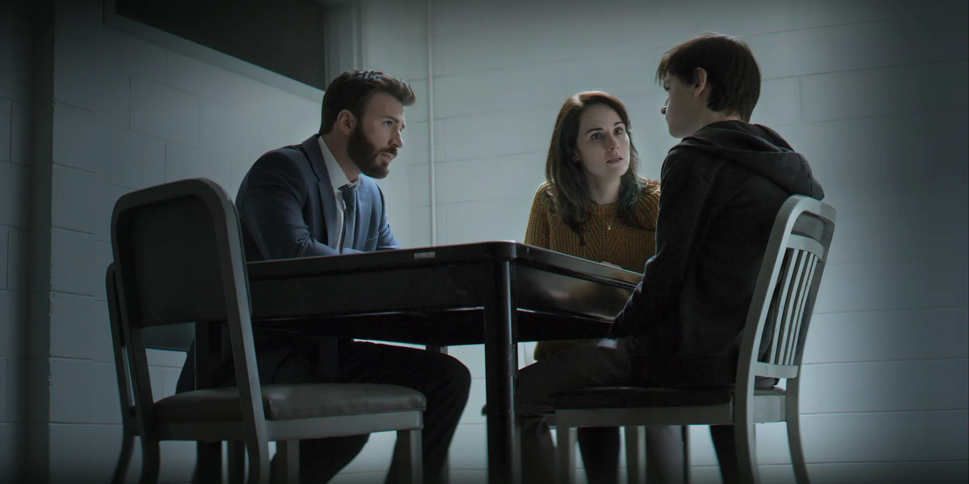 Кадр из&nbsp;сериала Защищая Джейкоба (Фото: tv.apple.com)