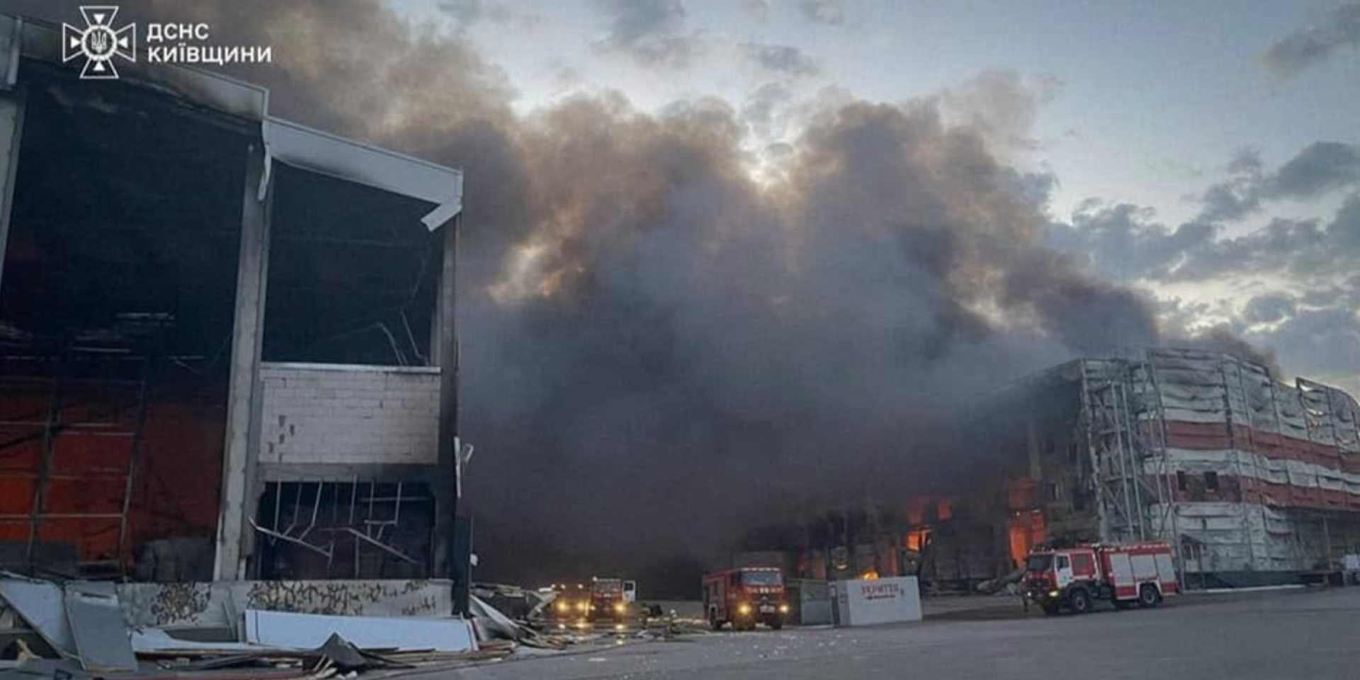 The aftermath of the Russian missile strike on the Amtel logistics complex, Kyiv region, July 19, 2026 (Photo: Main Directorate of the State Emergency Service of Ukraine in Kyiv region)