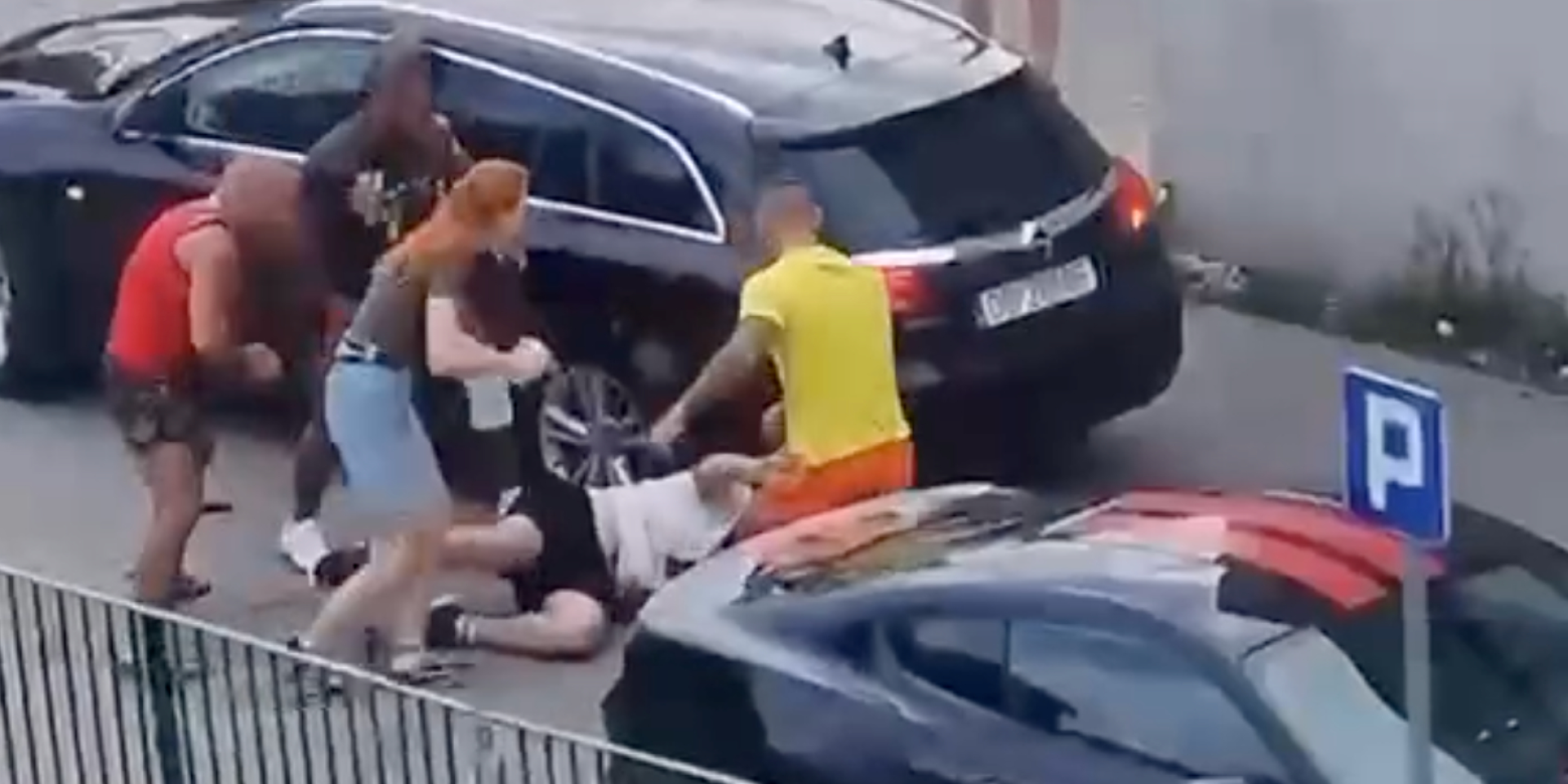 В&nbsp;Польше трое мужчин напали на&nbsp;украинцев из-за акцента (Фото: Скриншот видео Threads karina130384)