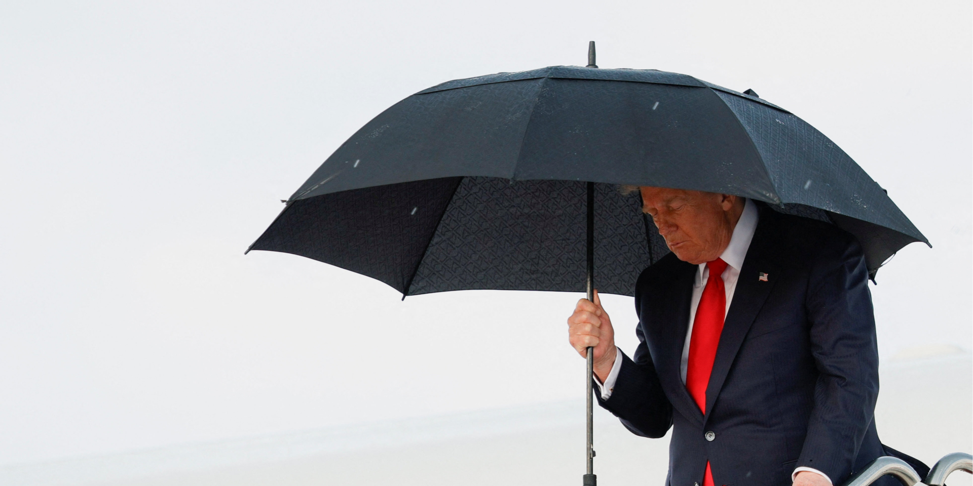 Україна прийняла виклик і готова допомогти Дональду Трампу у війні з Іраном (Фото: REUTERS/Evan Vucci)