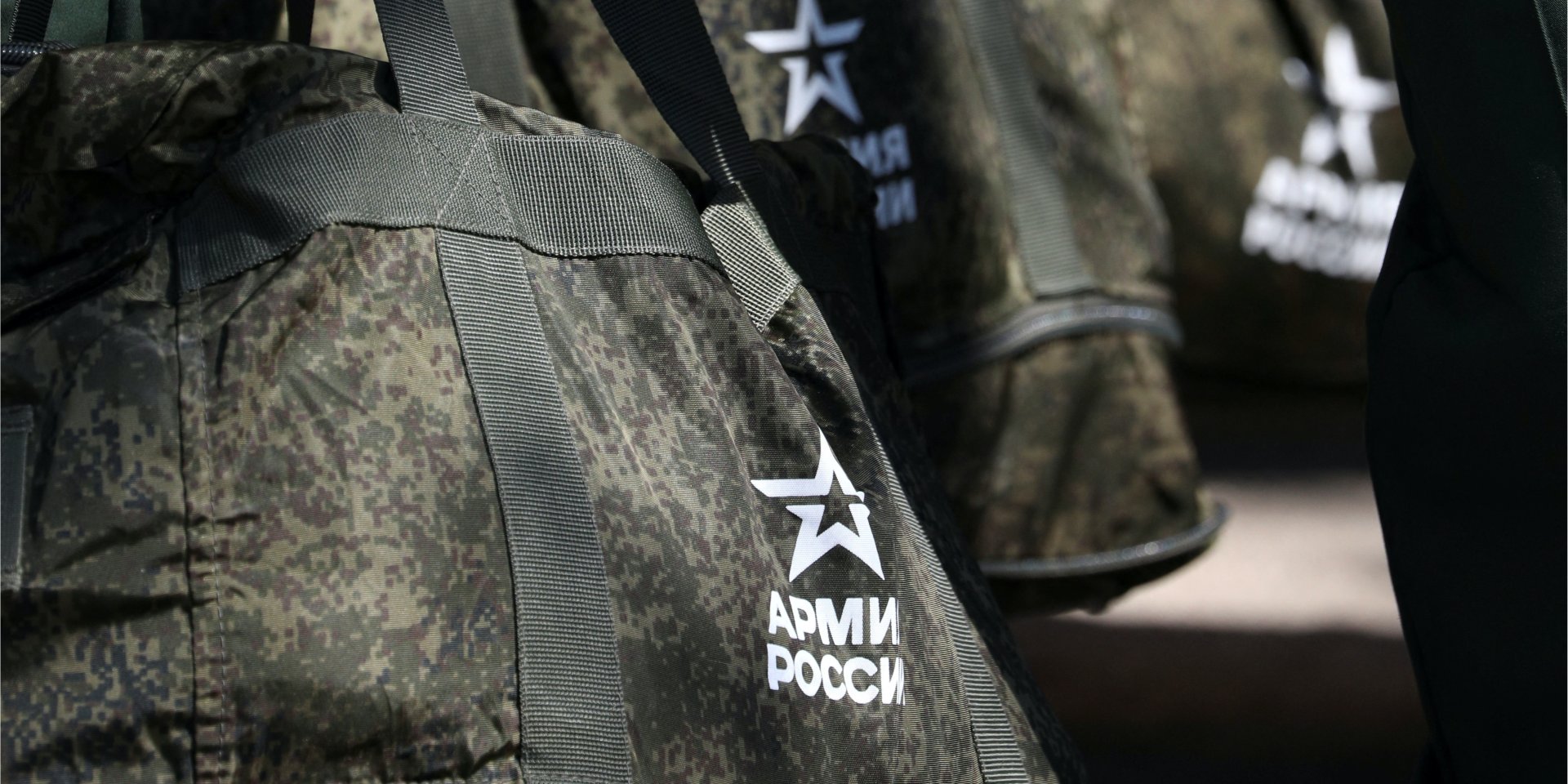 Лише за&nbsp;останній тиждень на&nbsp;сайті HeadHunter опублікували майже 1,3 тисячі оголошень про пошук фахівців з&nbsp;мобілізації та військового обліку (Фото: REUTERS)