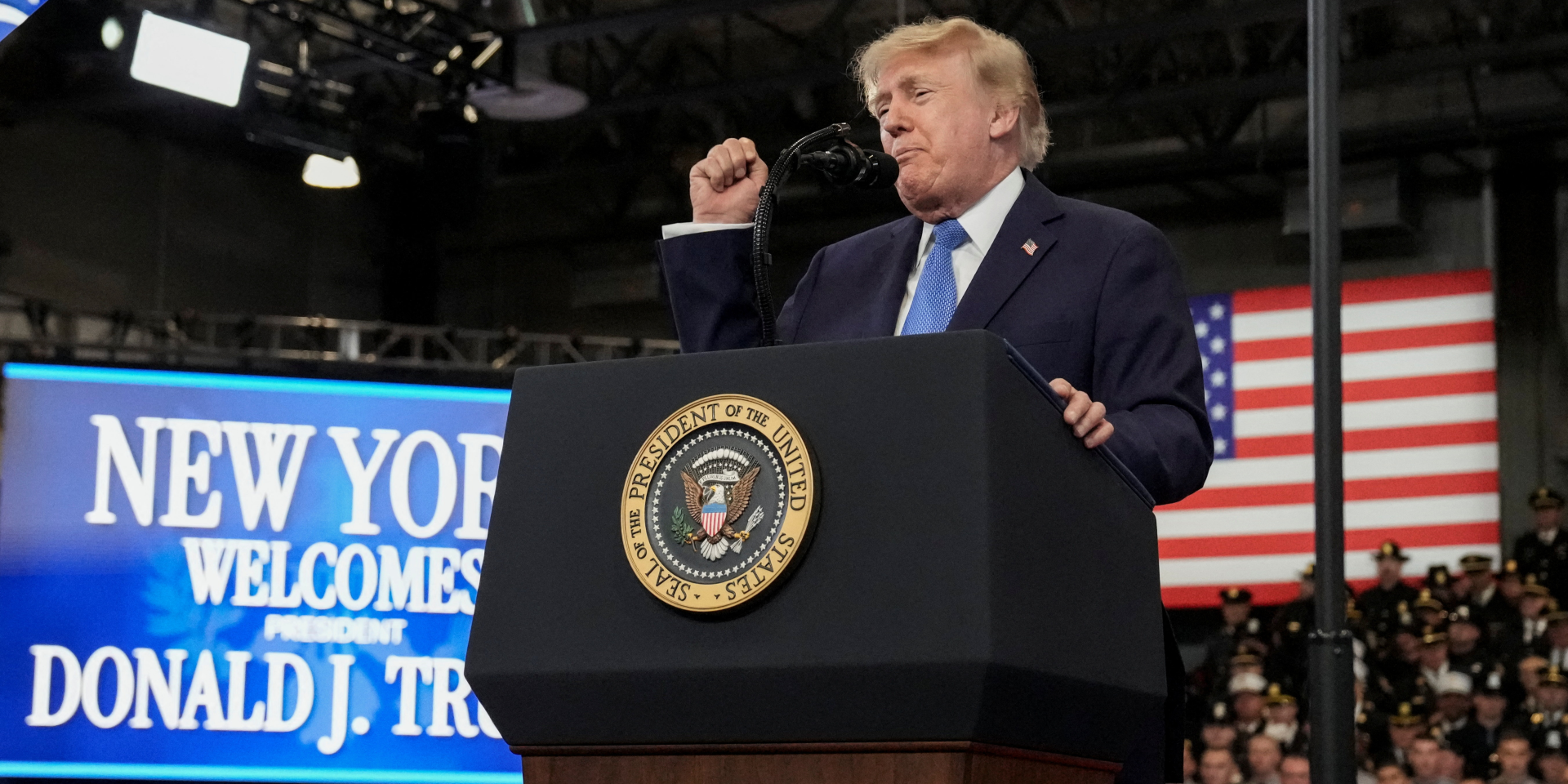 Трамп опублікував карту з&nbsp;Ормузькою протокою і заявив про нову територію США (Фото: REUTERS/Ken Cedeno)