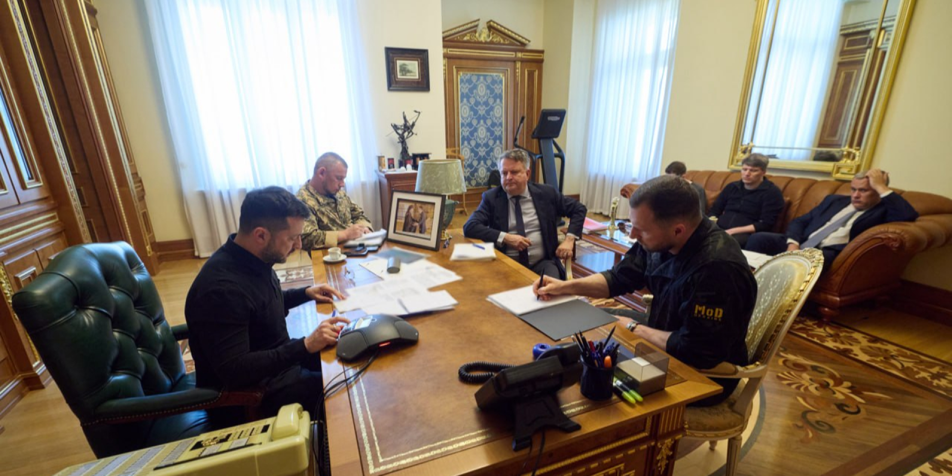 Зеленський попросив Макрона допомогти з&nbsp;ракетами для Patriot (Фото: Офіс президента)