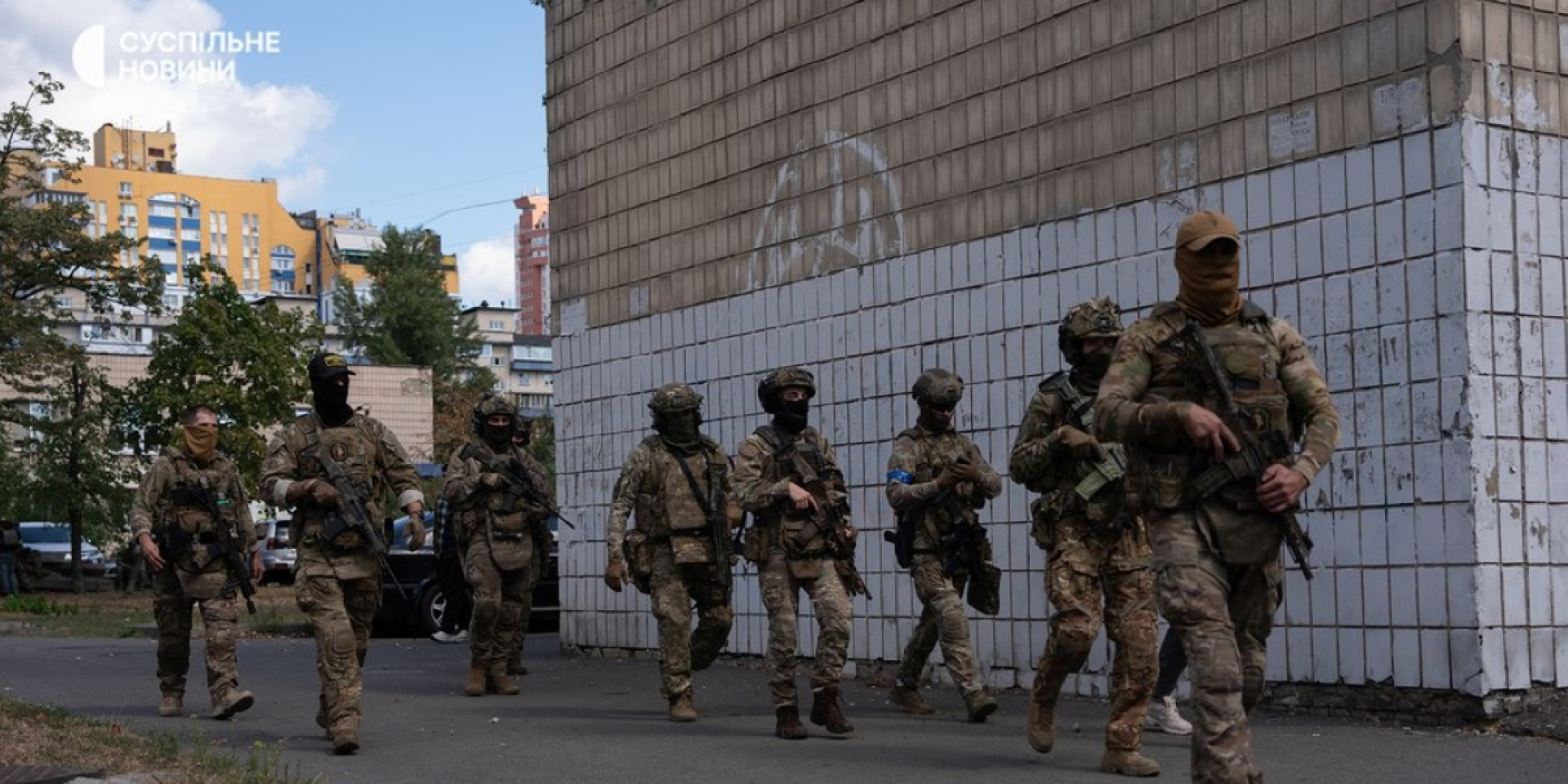 Загін ГУР&nbsp;МО на&nbsp;Березняках у&nbsp;Києві, де&nbsp;2 вересня сталася стрілянина (Фото: Суспільне Новини/Олександр Магула)
