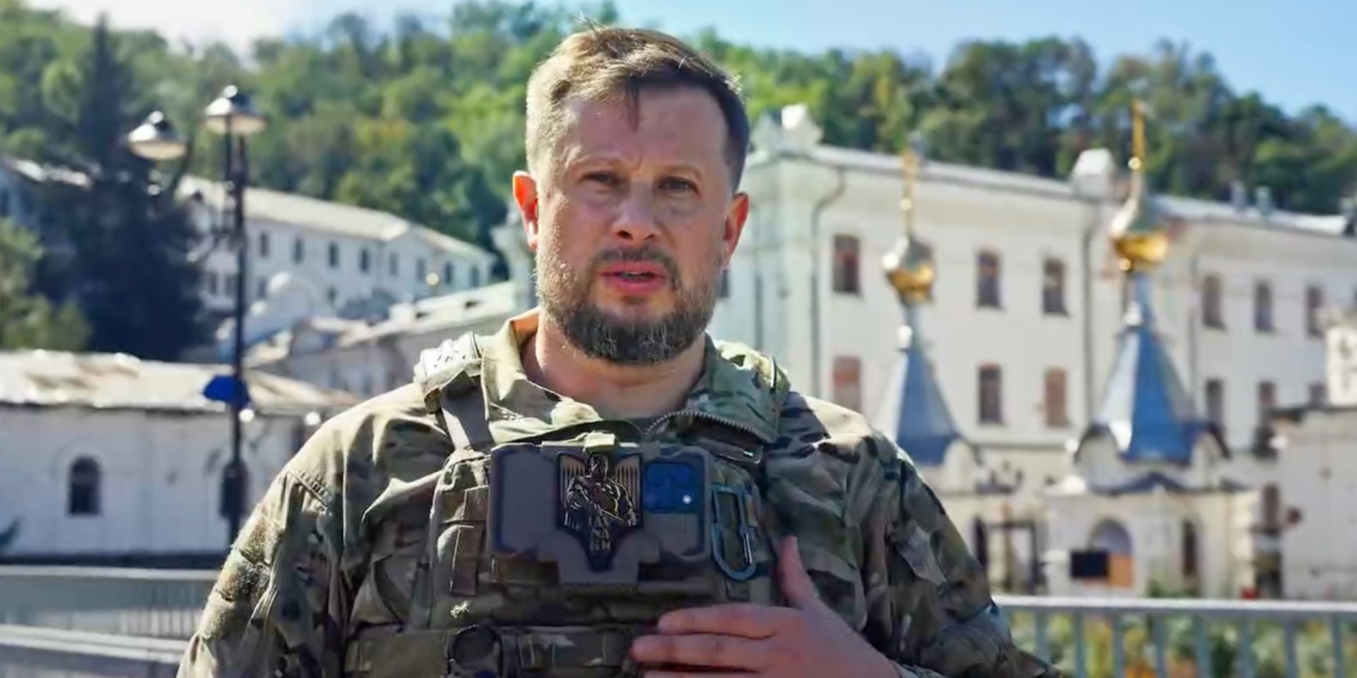 Biletskyi recorded a video message from the center of Sviatohirsk (Photo: Video screenshot / Third Army Corps)