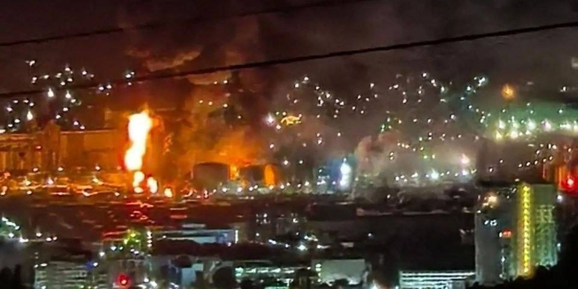 Пожежа у&nbsp;Новоросійську&nbsp;РФ після атаки БпЛА 9 вересня 2026 року (Фото: Exilenova+)