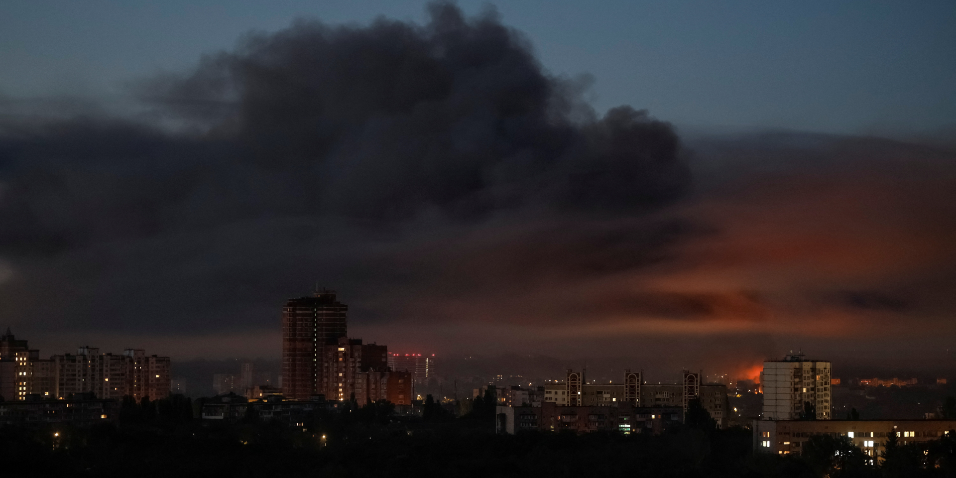 The sky over Kyiv during the Russian attack on September 8, 2026 (Photo: REUTERS/Gleb Garanich)