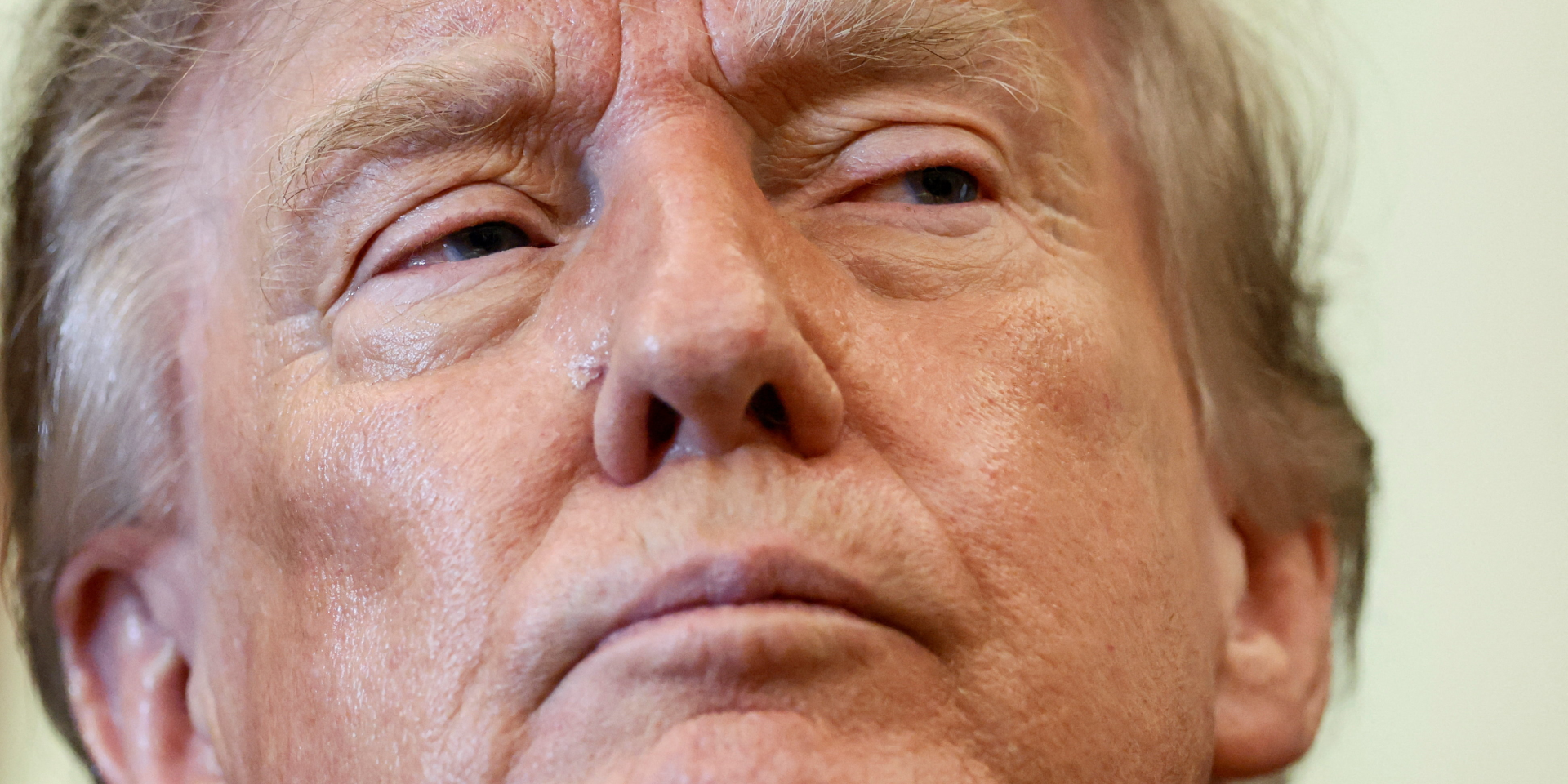 Президент США Дональд Трамп заявив, що&nbsp;має великий досвід укладання угод і вважає, що&nbsp;як&nbsp;Володимир Путін, так і Володимир Зеленський втомилися від війни (Фото: REUTERS/Evelyn Hockstein)