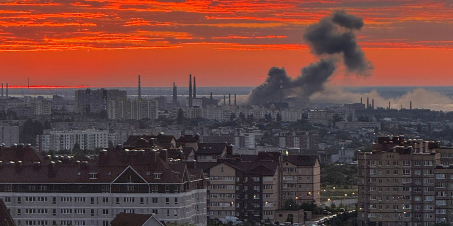 Smoke billows over the Russian city of Volgograd following a Ukrainian missile strike, June 27, 2026 (Photo: Exilenova+ / Telegram)