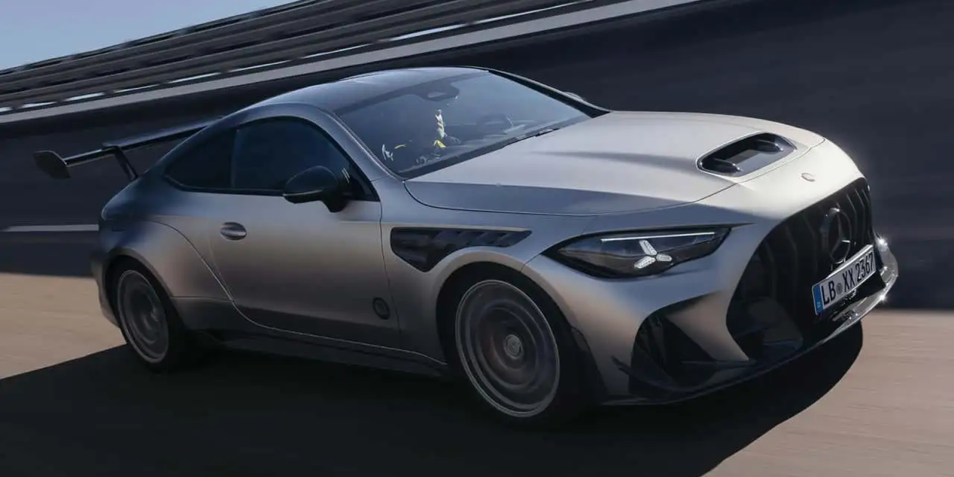 Колір суперкупе змінюється від носу до&nbsp;корми (Фото: Mercedes)