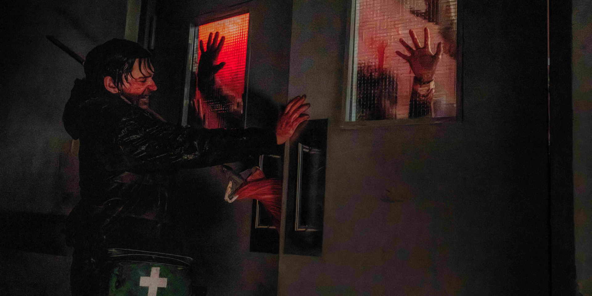 Кадр из&nbsp;фильма Resident Evil: Обитель зла (Фото: b&hfilms)