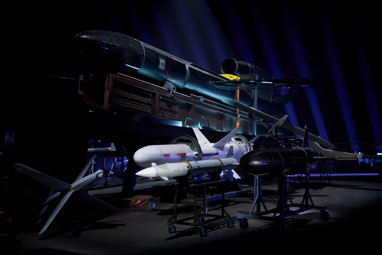 Ukrainian long-range missile weapons (Фото: President's Office)