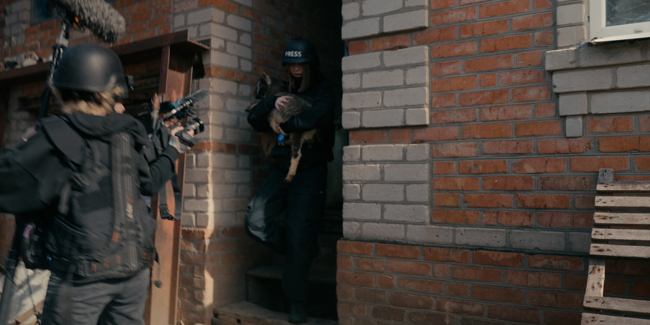 Документальний фільм розповідає про порятунок тварин із прифронтових територій (Фото: rescuefilm)