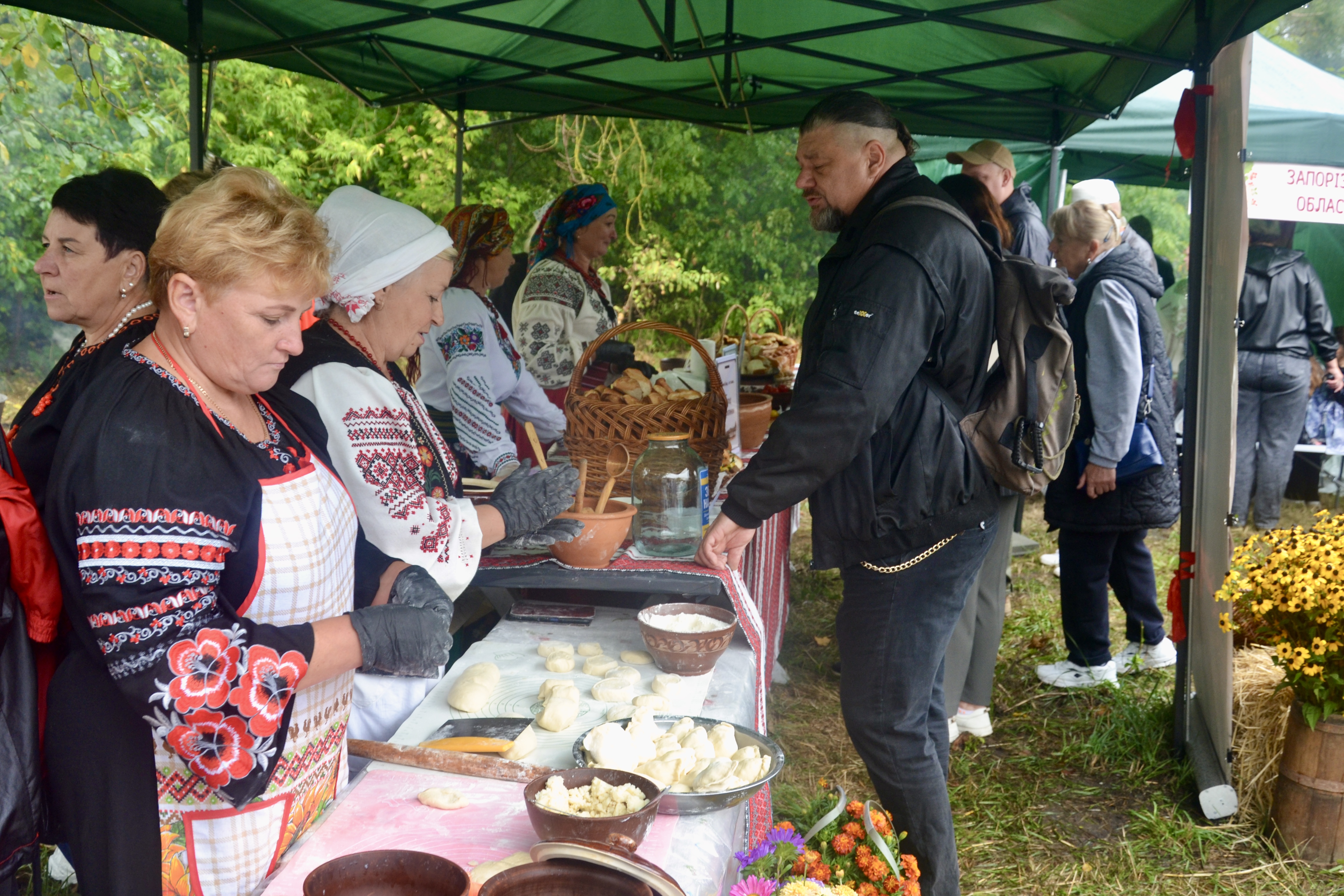 На Житомирщині провели перший пілотний чемпіонат борщу (Фото: Надано пресслужбою Євгена Клопотенка)
